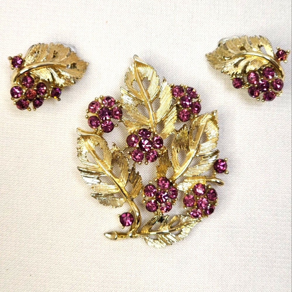 Lisner Vintage Purple Crystal And Elegant Gold Leaf Coordinating Jewelry Set